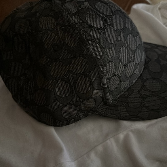 Coach hat - Picture 2 of 4